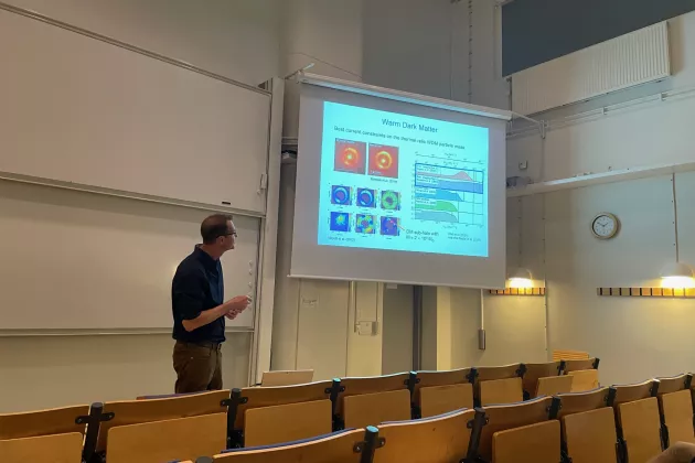 Joe Liske giving a talk. Photo.